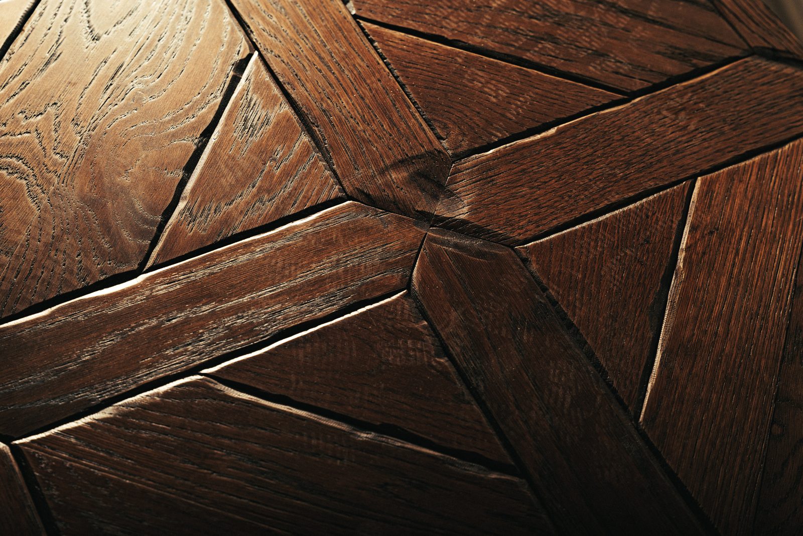 Moduli geometrici di parquet in essenza scura