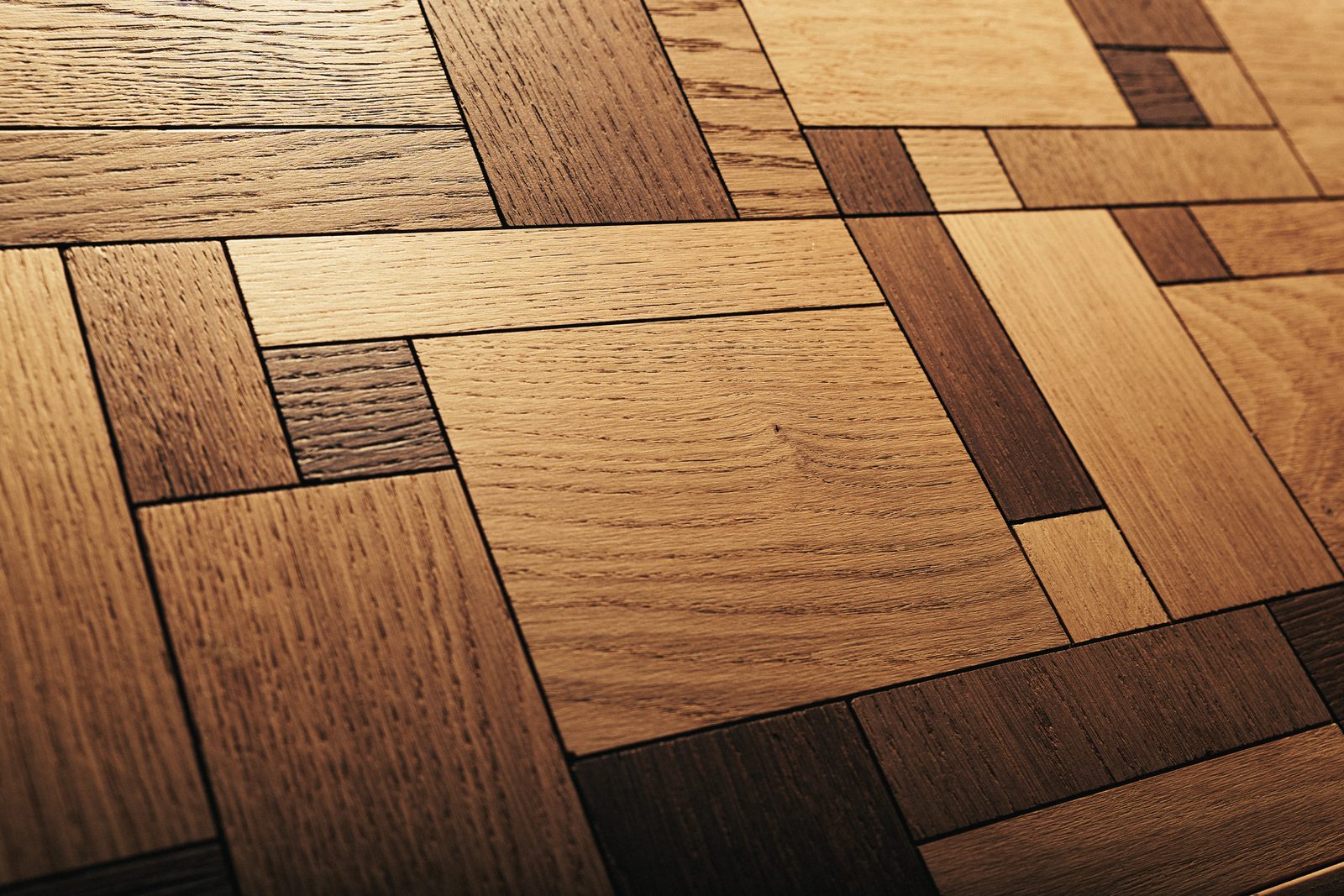 Parquet modulare composto da listelli di essenze diverse