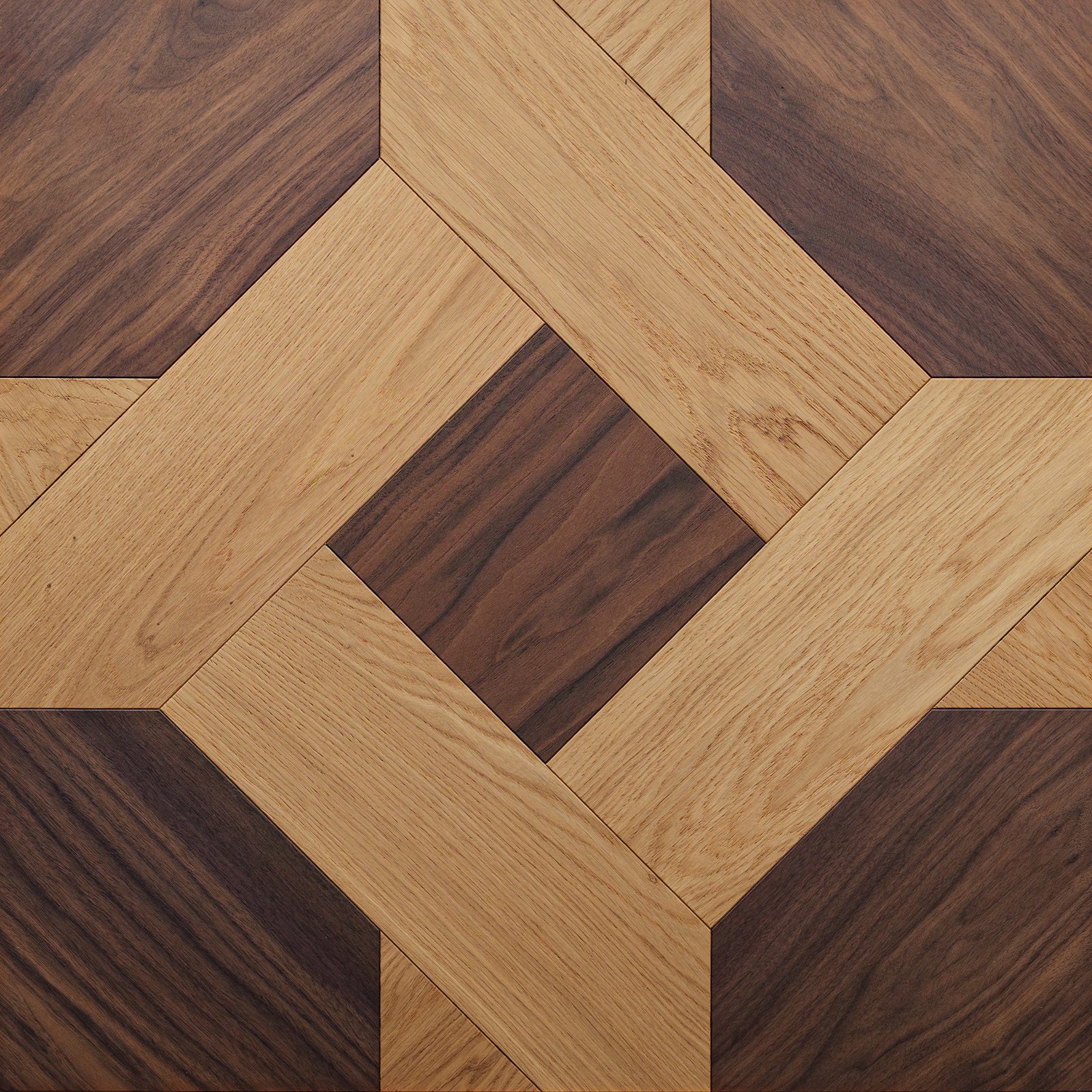 Quadrotta bicolore con intarsio in rovere e noce